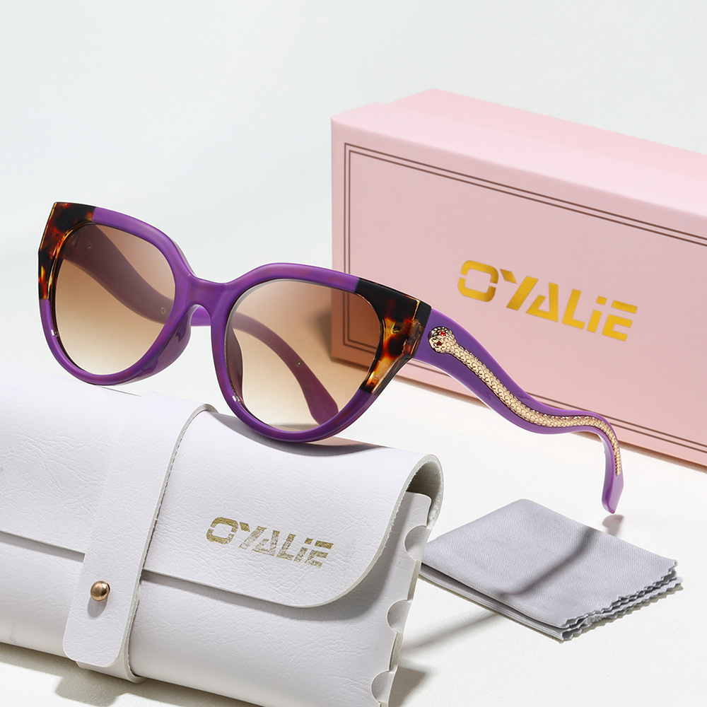 Oyalie Women's Fashionable Cat - Streetwear Brand With Eye avaliação e preço