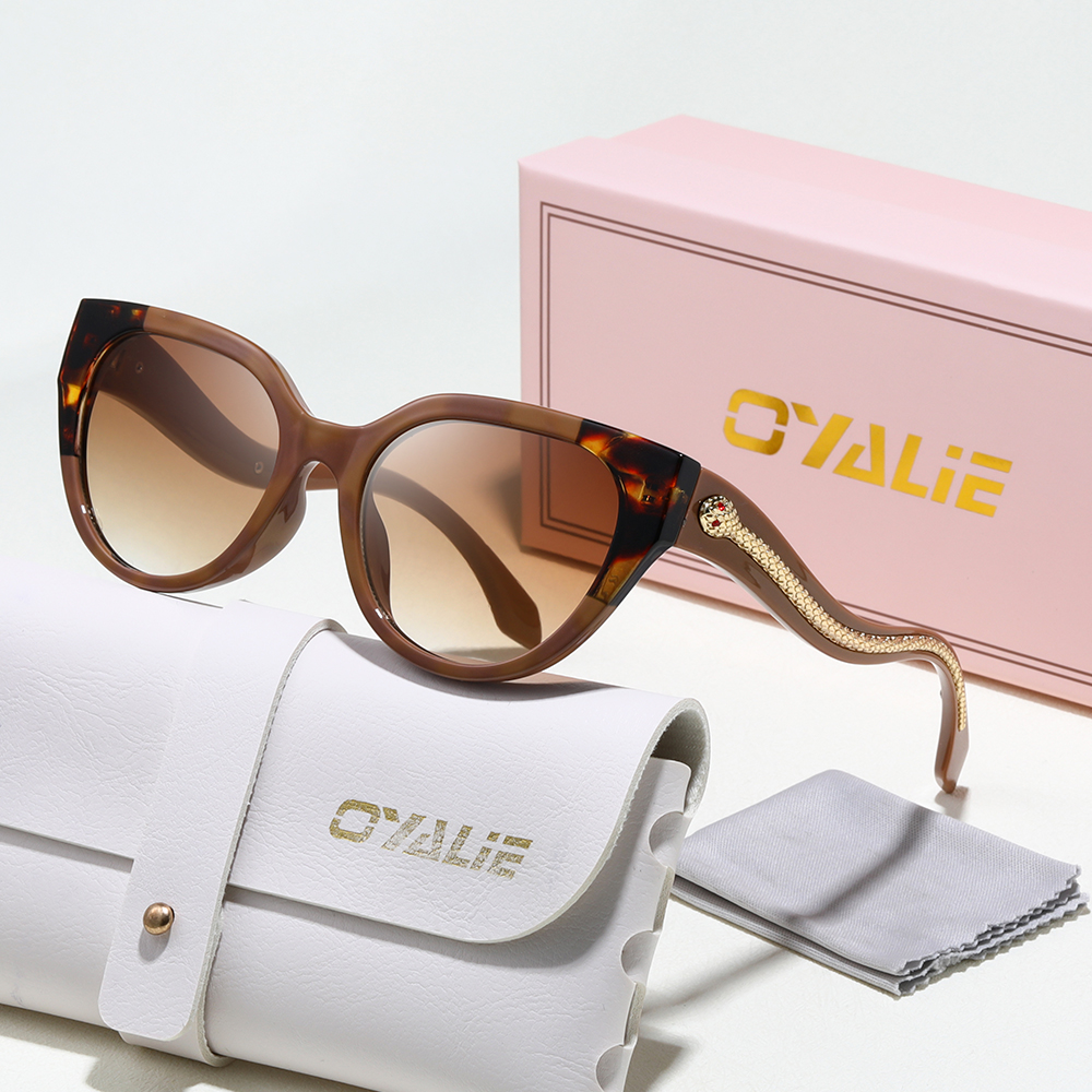 Oyalie Women's Fashionable Cat - Streetwear Brand With Eye avaliação e preço